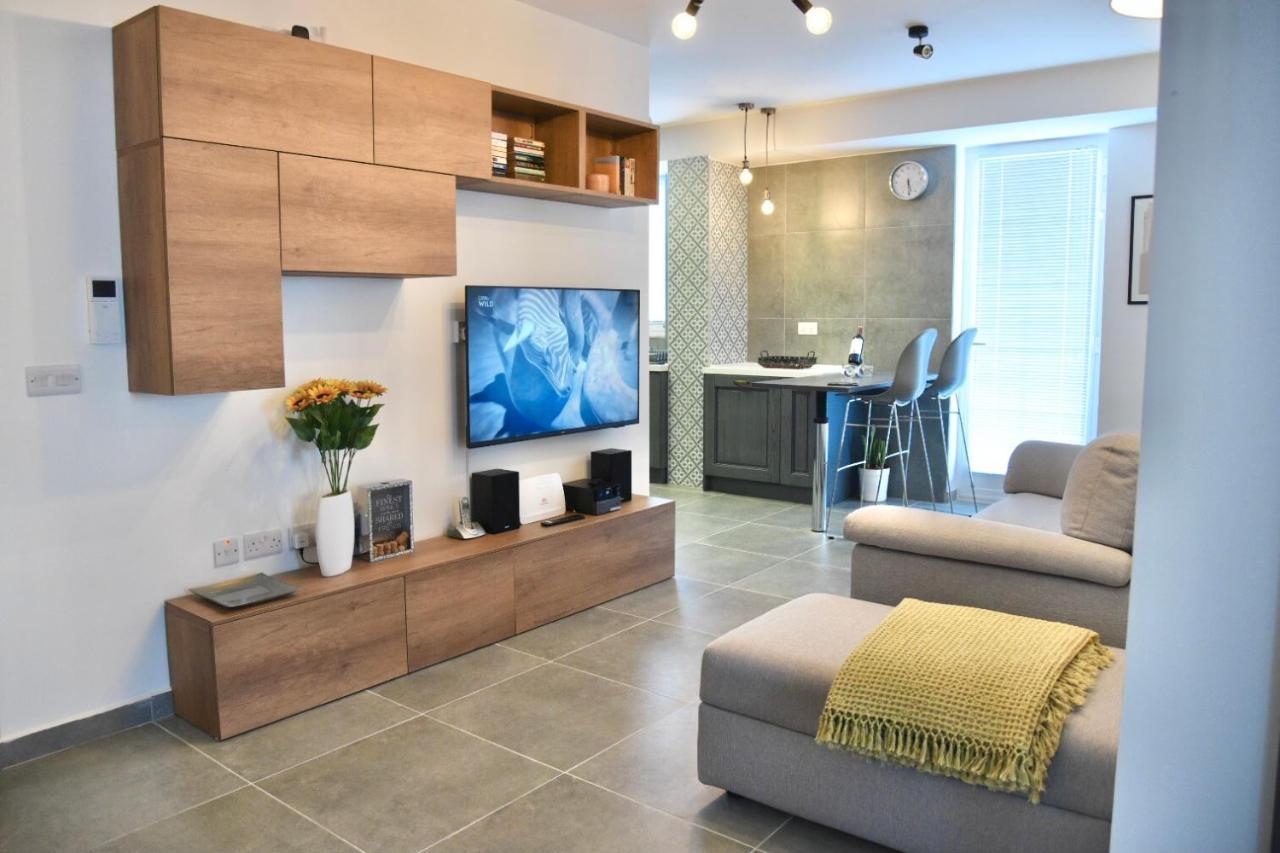 Bright & Modern 2-Bedroom, 4Th Floor Apartment In Gzira, Malta المظهر الخارجي الصورة